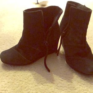 Toms Suede black Booties